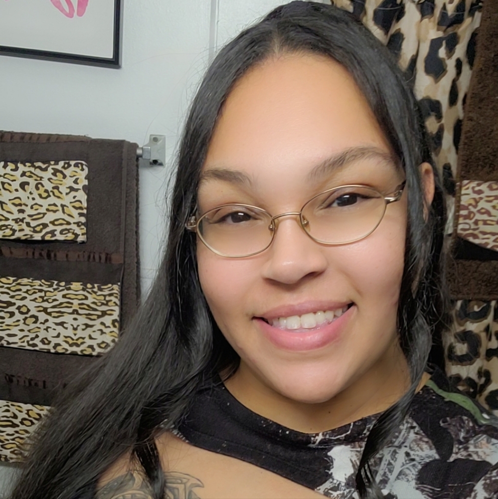 Meet your Posher, Clarissa